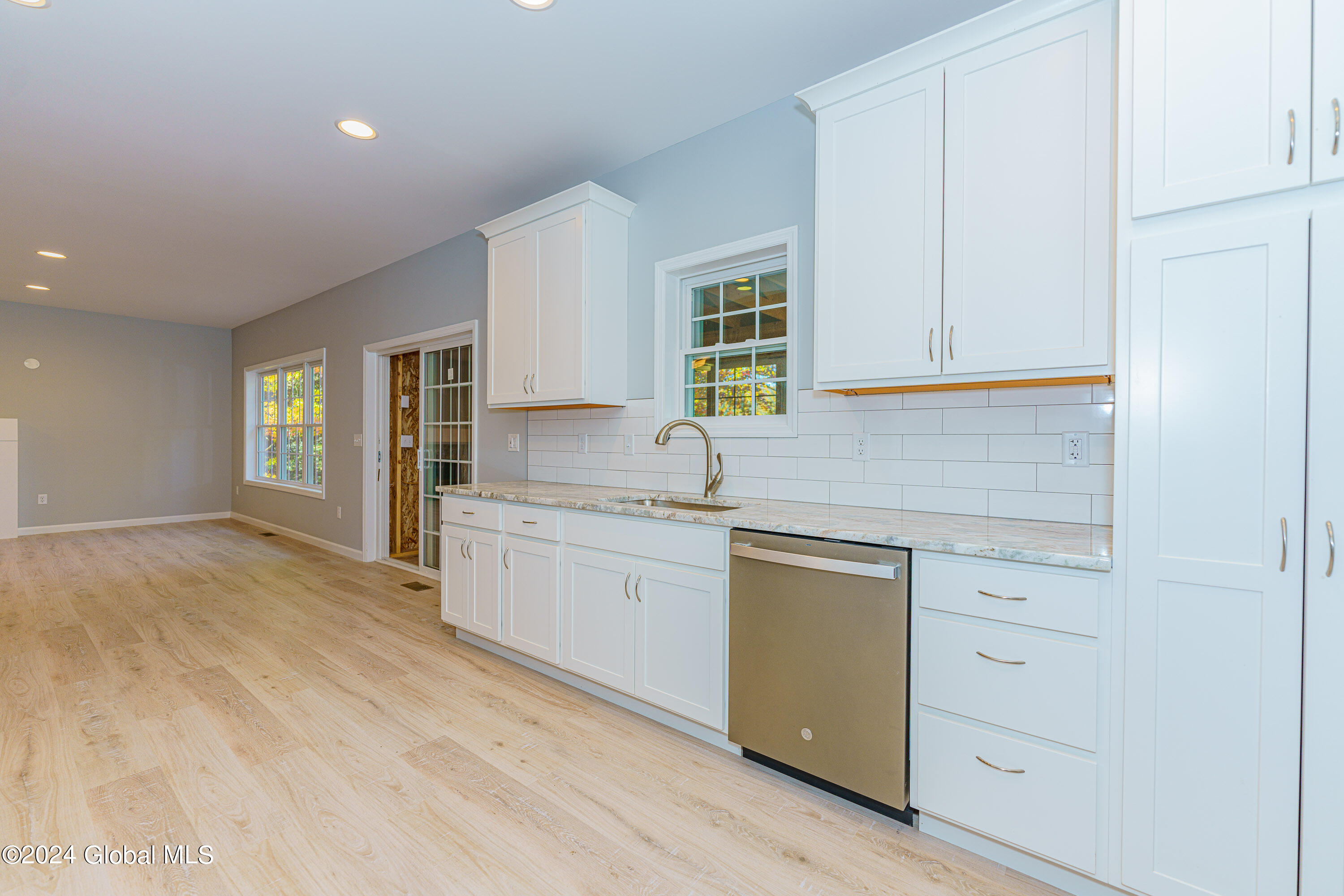 20 Thistle Road Wilton, NY 12831 - Photo 18 of 61 4 Kitchen 3