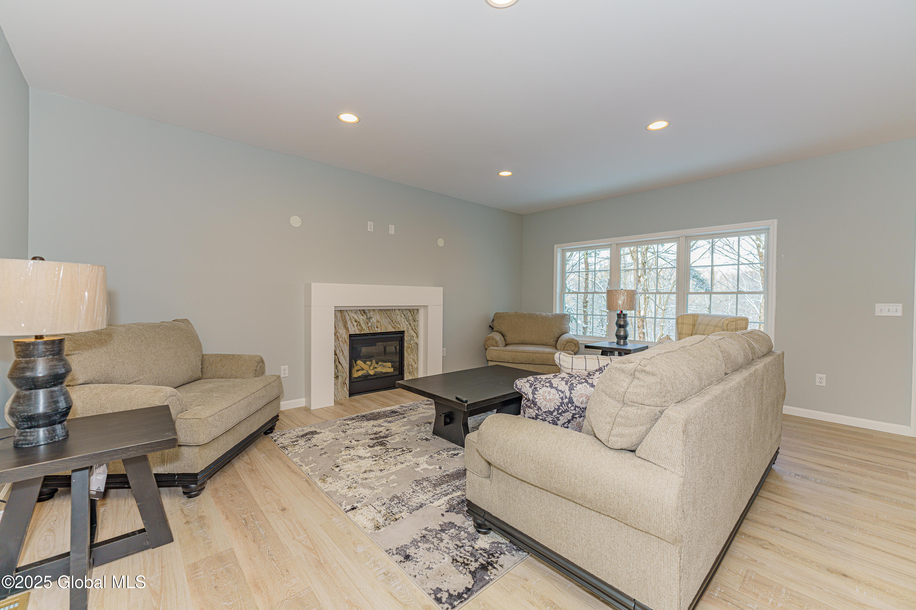 20 Thistle Road Wilton, NY 12831 - Photo 8 of 61 2 Livingroom u 3