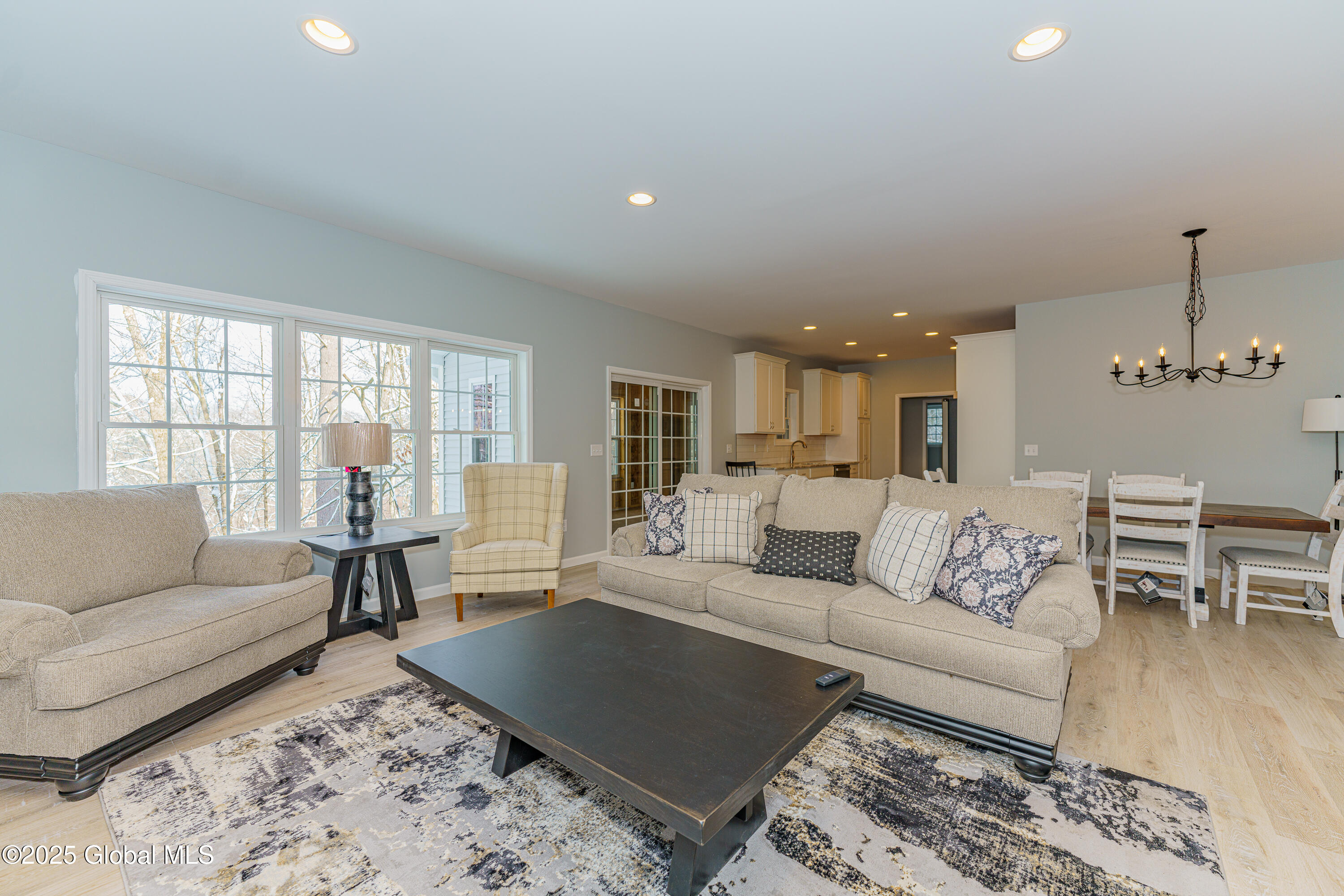 20 Thistle Road Wilton, NY 12831 - Photo 9 of 61 2 Livingroom u 4