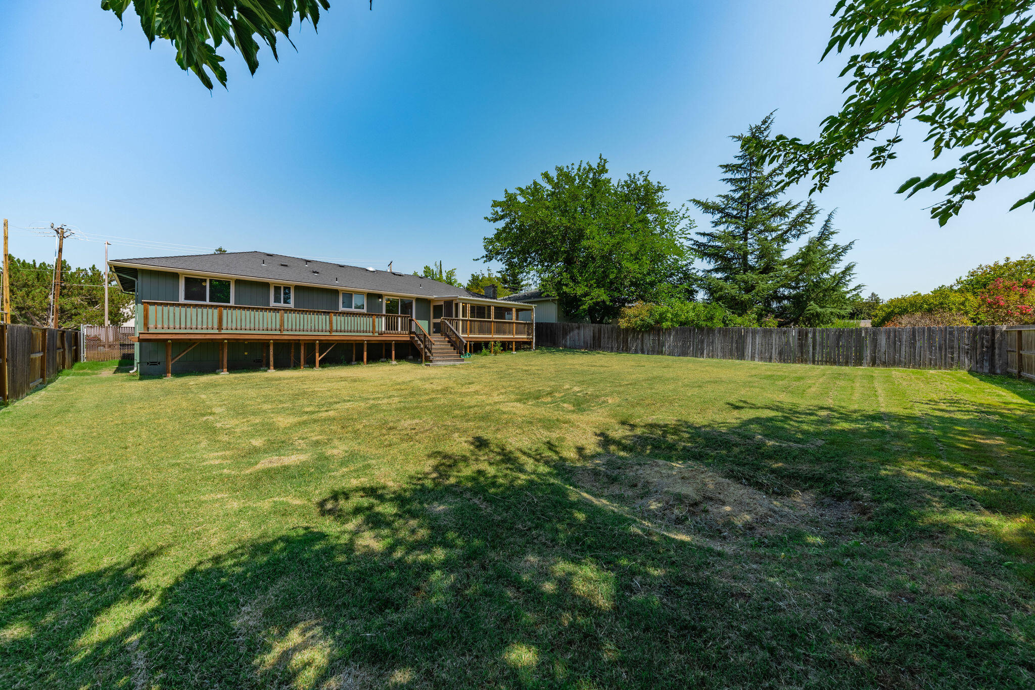 1532 Roberts Road Medford, OR 97504 - Photo 29 of 42 Backyard
