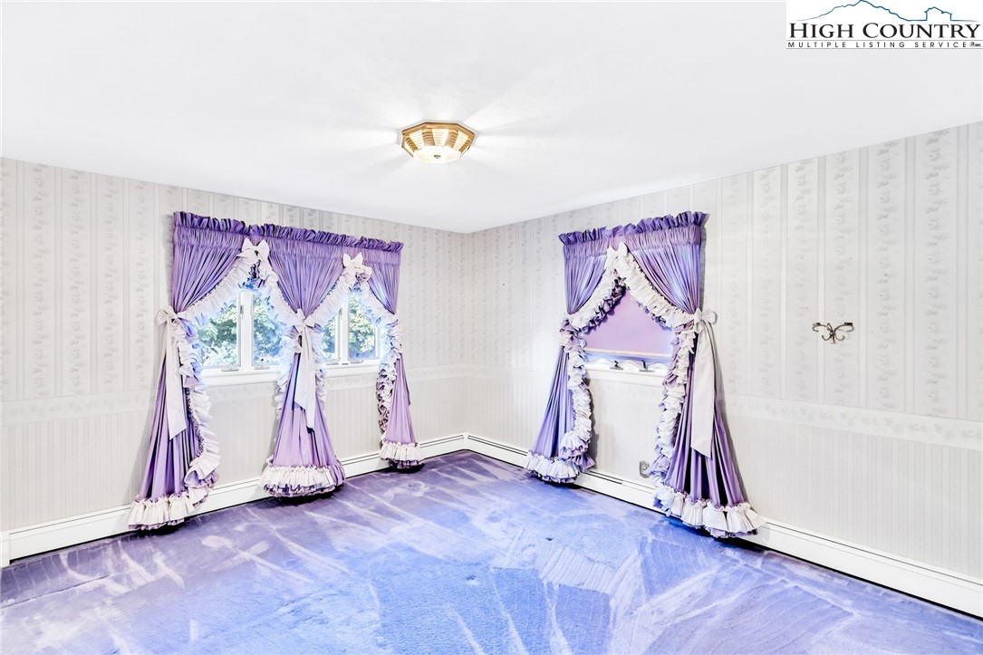 354 Old Wilkes Road Jefferson, NC 28640 - Photo 23 of 50 an entryway