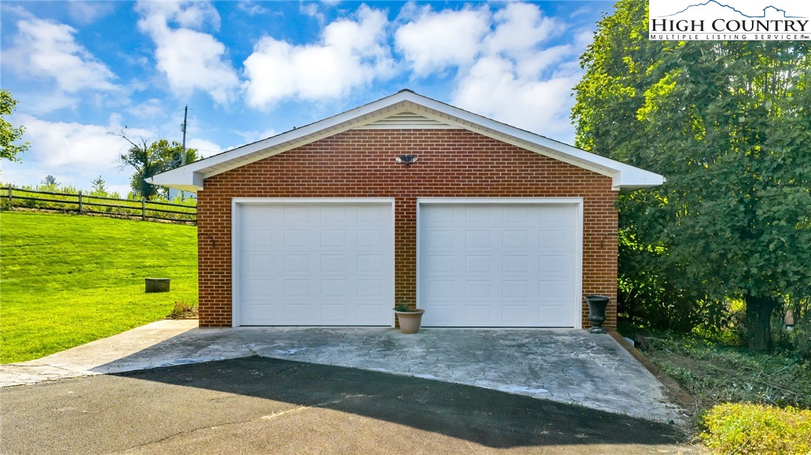354 Old Wilkes Road Jefferson, NC 28640 - Photo 6 of 50 a front view of house with yard