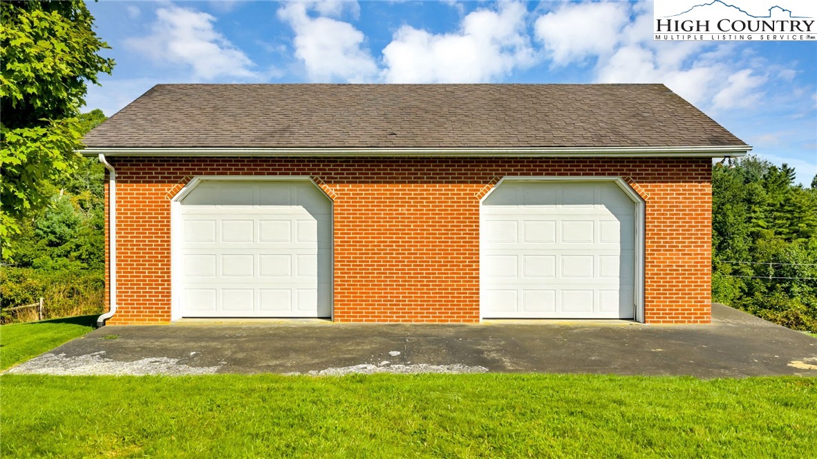354 Old Wilkes Road Jefferson, NC 28640 - Photo 9 of 50 a front view of a house
