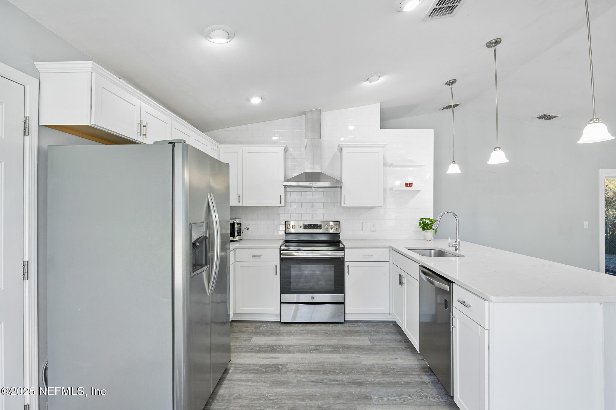 1672 Sandy Hollow Loop Middleburg, FL 32068 - Photo 12 of 45 6M1A8047