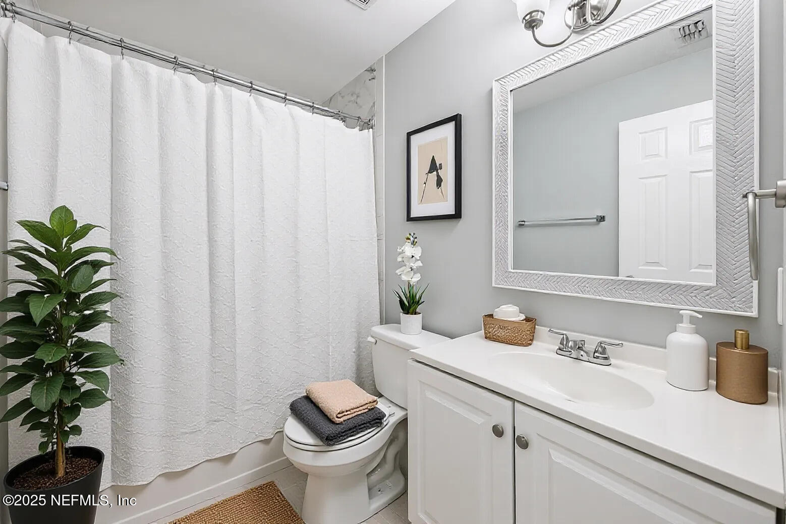 1672 Sandy Hollow Loop Middleburg, FL 32068 - Photo 18 of 45 collov-ai_20251213072055_7u3zjy