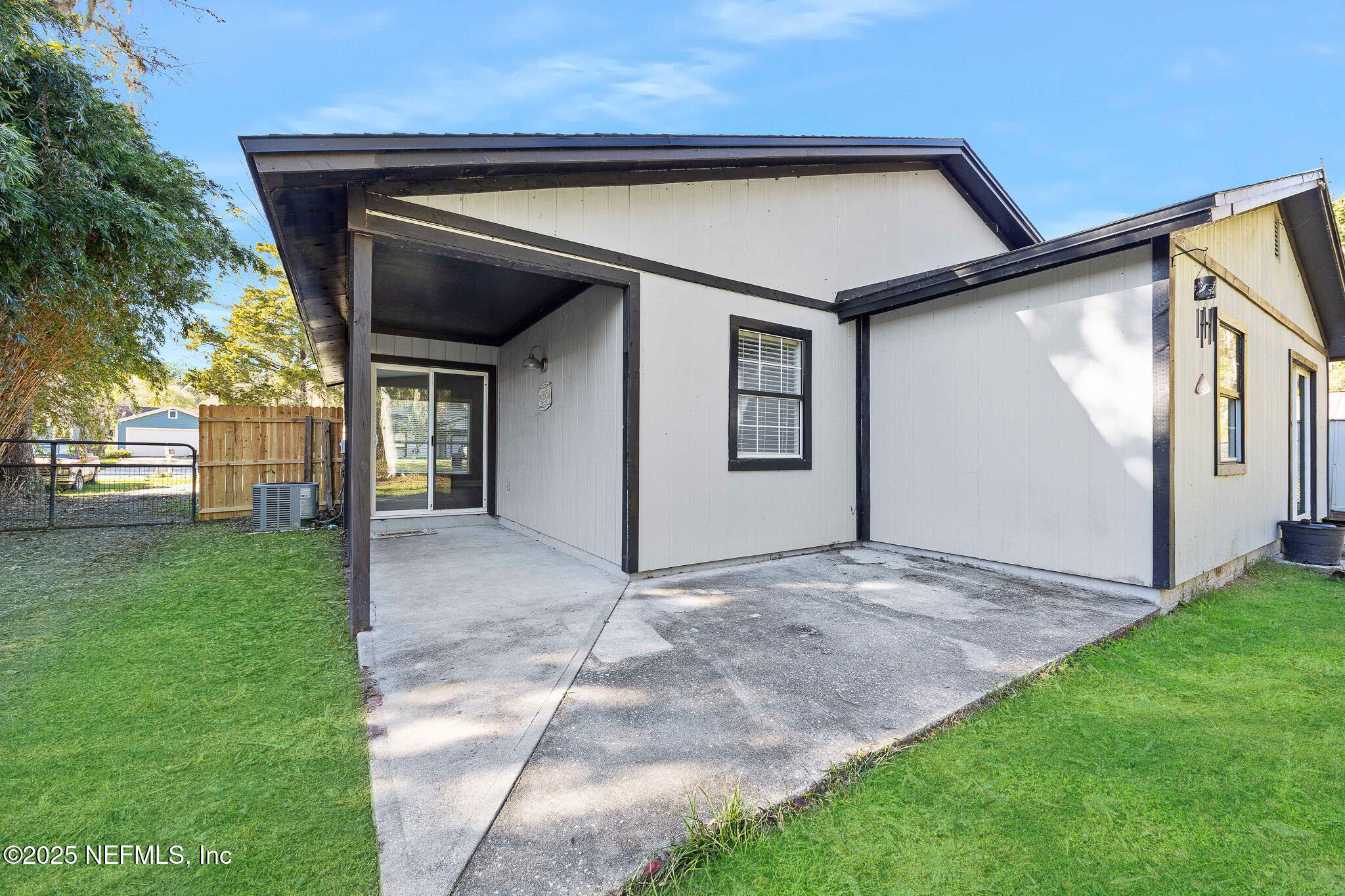 1672 Sandy Hollow Loop Middleburg, FL 32068 - Photo 38 of 45 6M1A7986