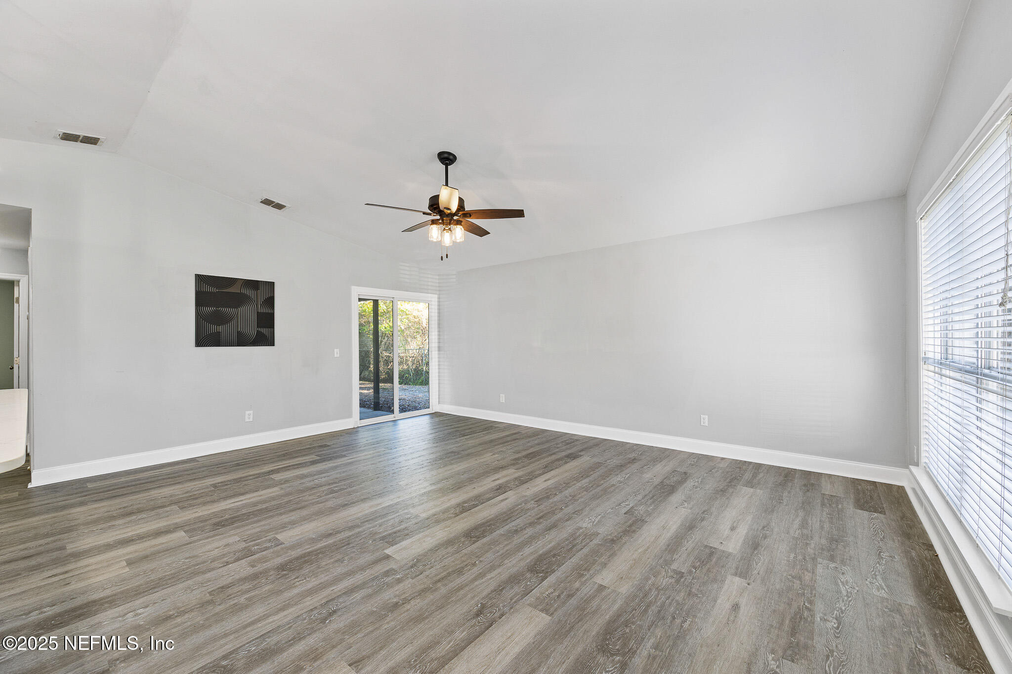 1672 Sandy Hollow Loop Middleburg, FL 32068 - Photo 5 of 45 6M1A7992