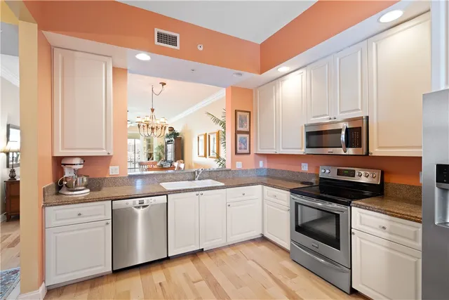 $410,000 | 11 Harbour Isle Drive West, Unit 203, Hutchinson Island, FL 34949