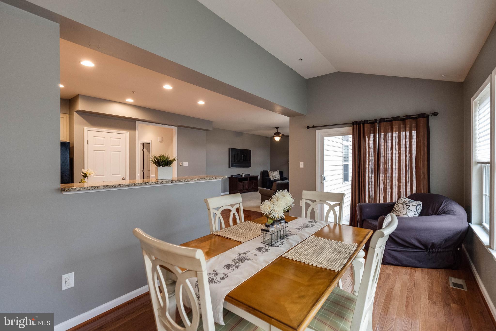 5504 Doubs Road Adamstown, MD 21710 - Photo 13 of 30 SUN/MORNING ROOM