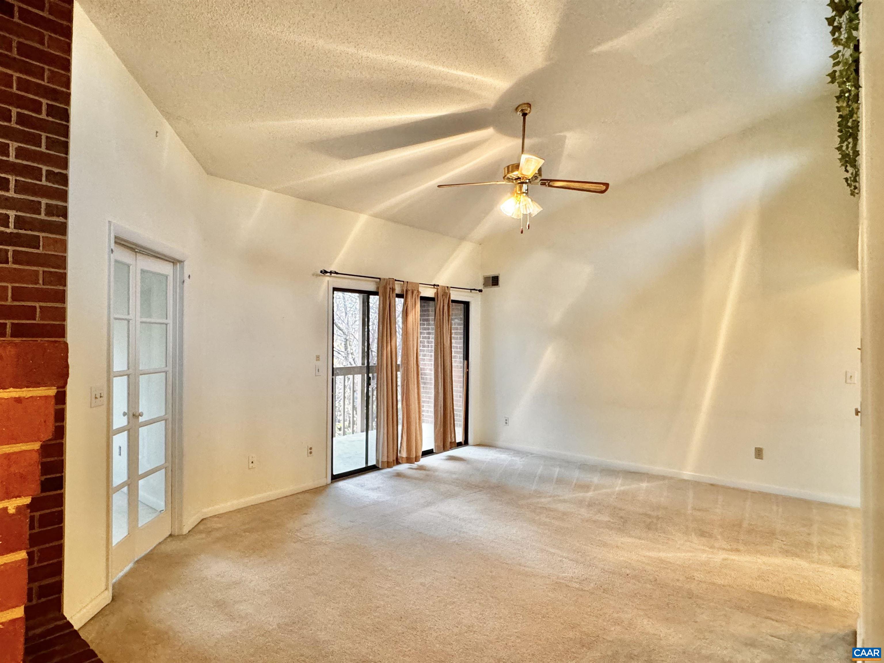 125 Turtle Creek Road, Unit 11 Charlottesville, VA 22901 - Photo 5 of 24 Gallery Image 5