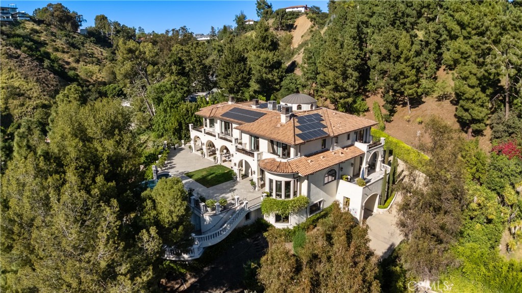 1210 Chantilly Road Los Angeles, CA 90077 - Photo 1 of 41