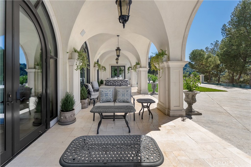 1210 Chantilly Road Los Angeles, CA 90077 - Photo 32 of 41