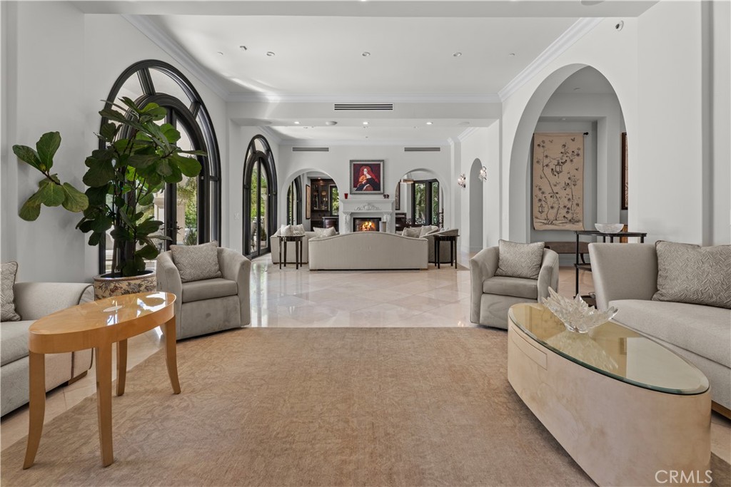 1210 Chantilly Road Los Angeles, CA 90077 - Photo 7 of 41