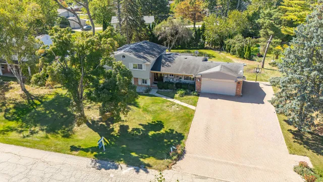 $3,050 | 2616 Douglas Drive, Bloomfield Hills, MI 48304