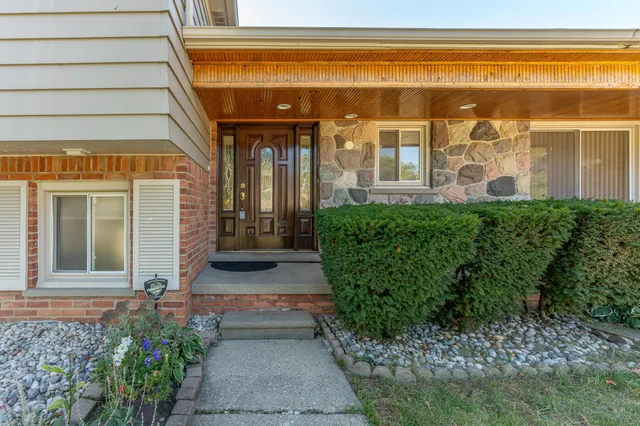 $3,050 | 2616 Douglas Drive, Bloomfield Hills, MI 48304