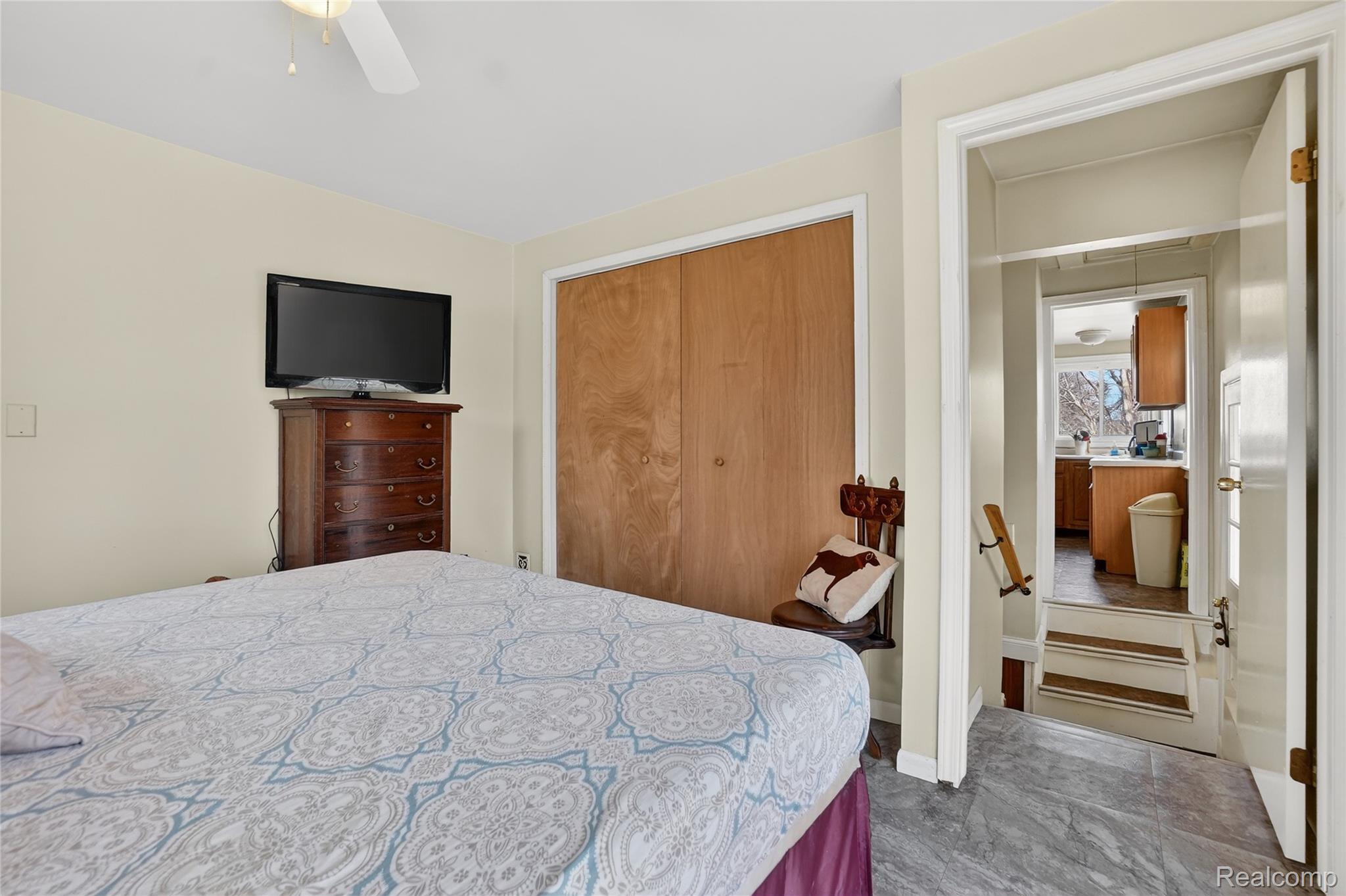 13343 Fenton Road Fenton, MI 48430 - Photo 34 of 45 24-13343-Fenton-Rd-Fenton-MI-48430-WindowStill.jpg