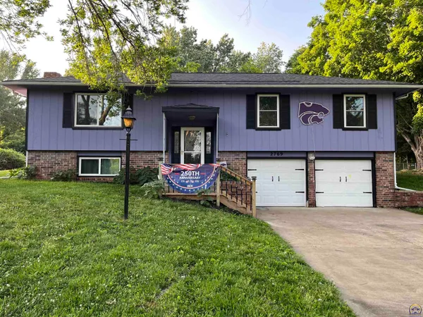 $330,000 | 2769 Southeast Allen Drive, Topeka, KS 66605