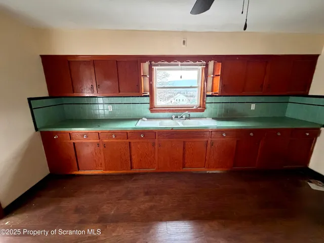 $1,000 | 149 Tompkins Street, Unit 2, Pittston, PA 18640