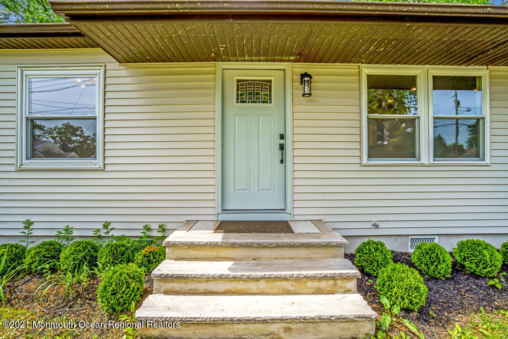 1075 Rudder Avenue Manahawkin, NJ 08050 - Photo 4 of 35 006_dsc02574