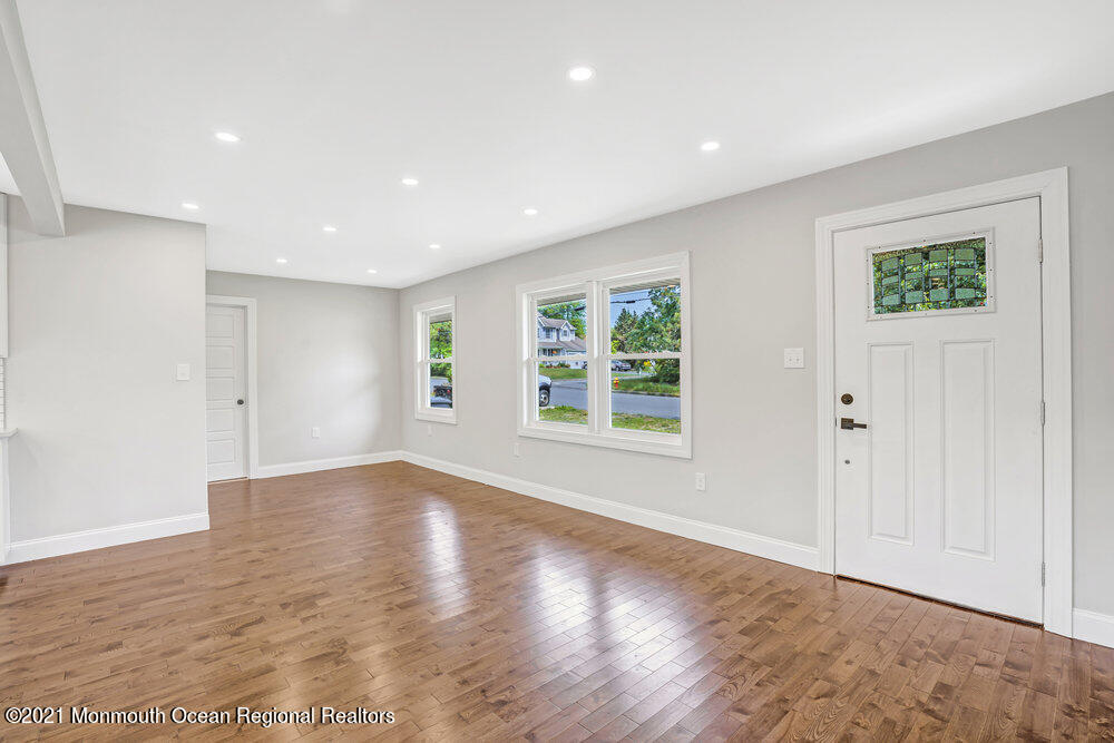 1075 Rudder Avenue Manahawkin, NJ 08050 - Photo 5 of 35 007_dsc02693_4_5_6_7