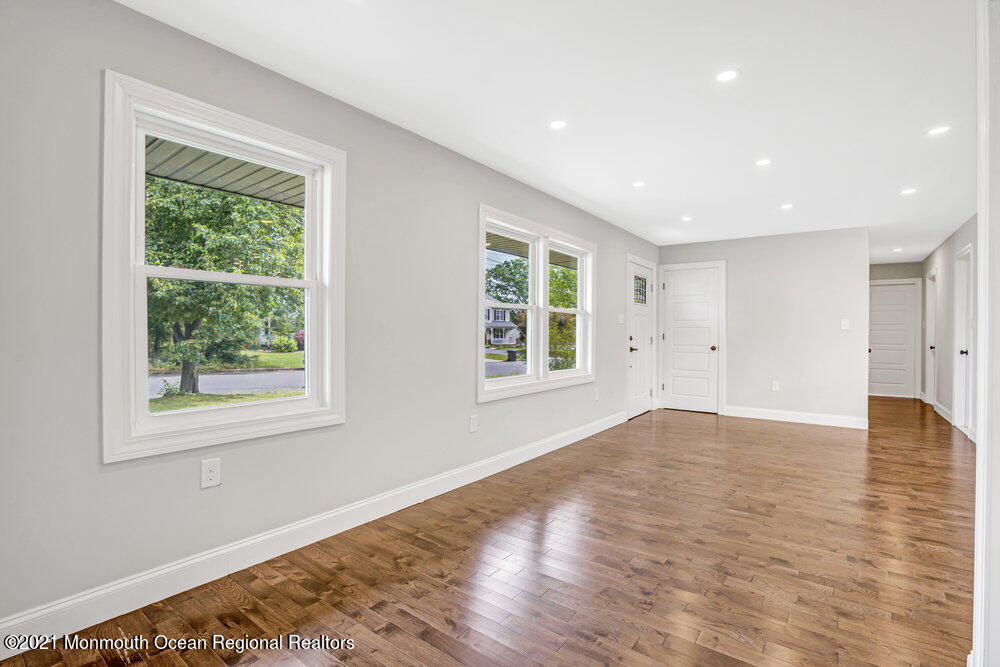 1075 Rudder Avenue Manahawkin, NJ 08050 - Photo 6 of 35 008_dsc02688_89_90_91_92