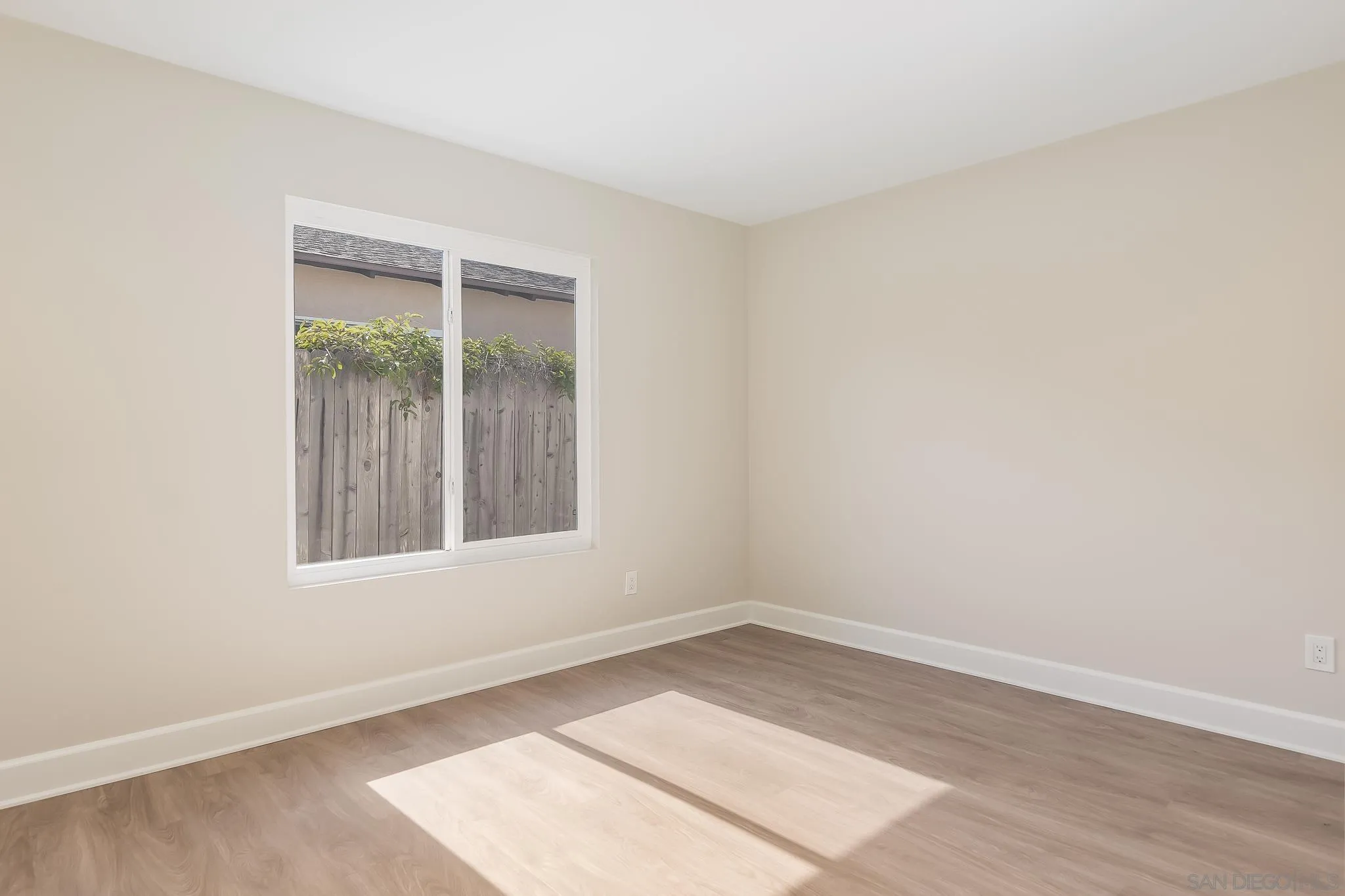 8510 Lepus Road San Diego, CA 92126 - Photo 25 of 35 an empty room with a window