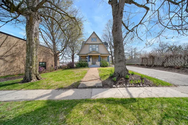 $300,000 | 113 Chicago Street, Brooklyn, MI 49230