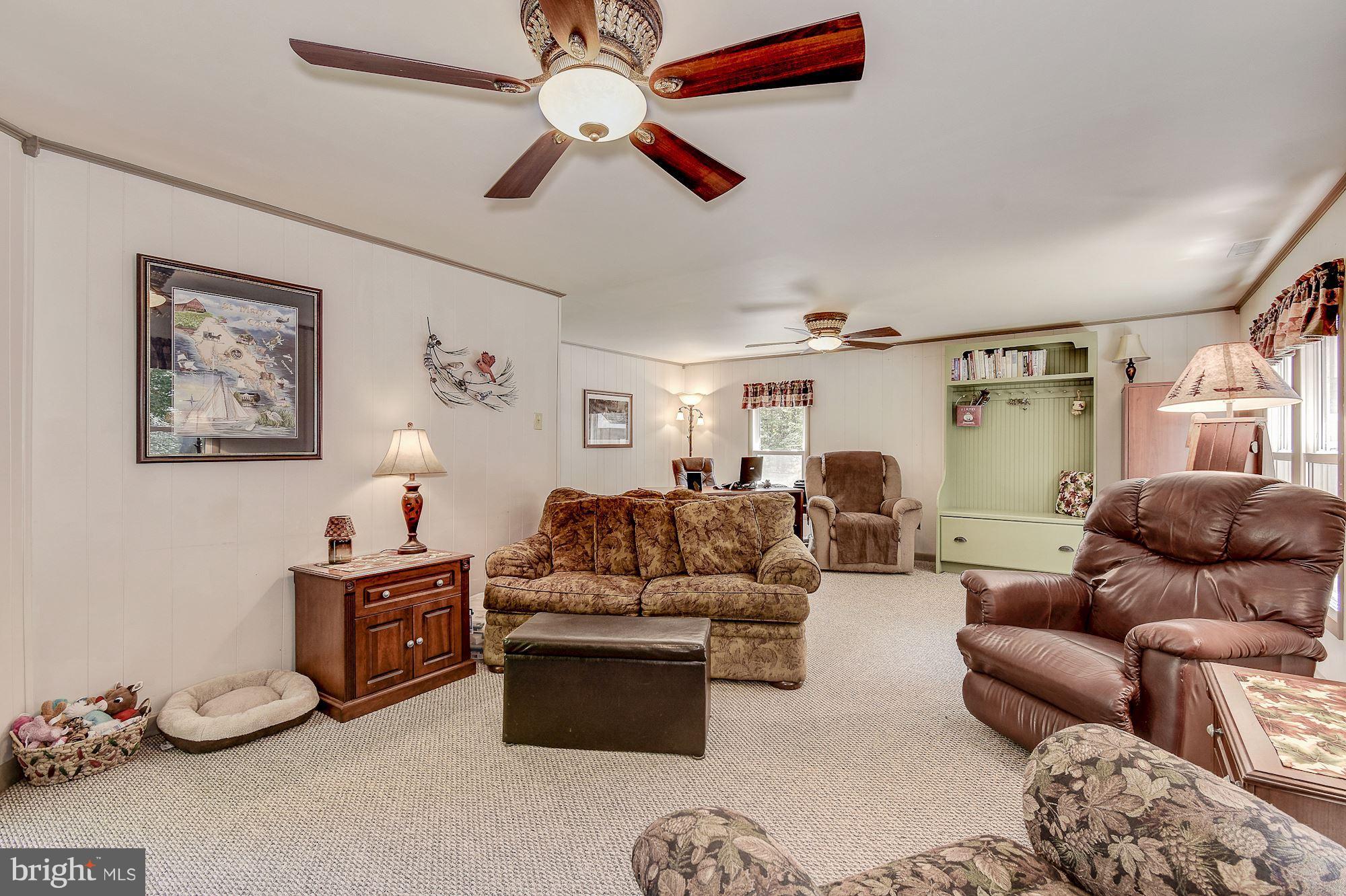 17600 St Jeromes Neck Road Dameron, MD 20628 - Photo 15 of 32 Living Room