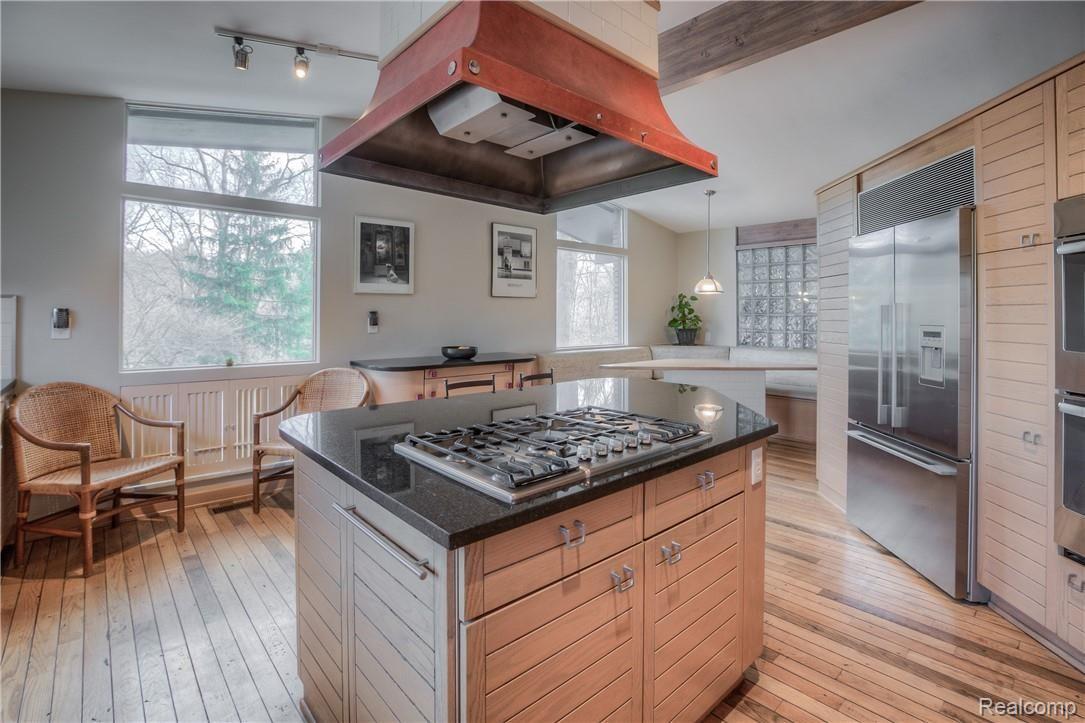 635 Canyon Road Rochester, MI 48306 - Photo 6 of 42 Kitchen