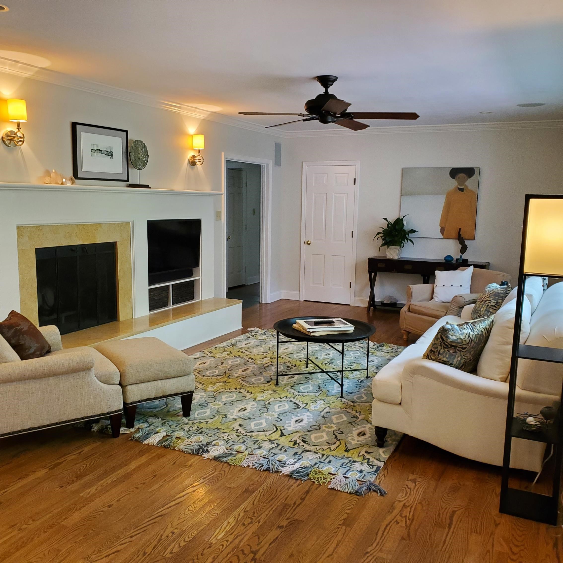 195 South Grove Park Road Memphis, TN 38117 - Photo 8 of 25 a living room with furniture and a fireplace