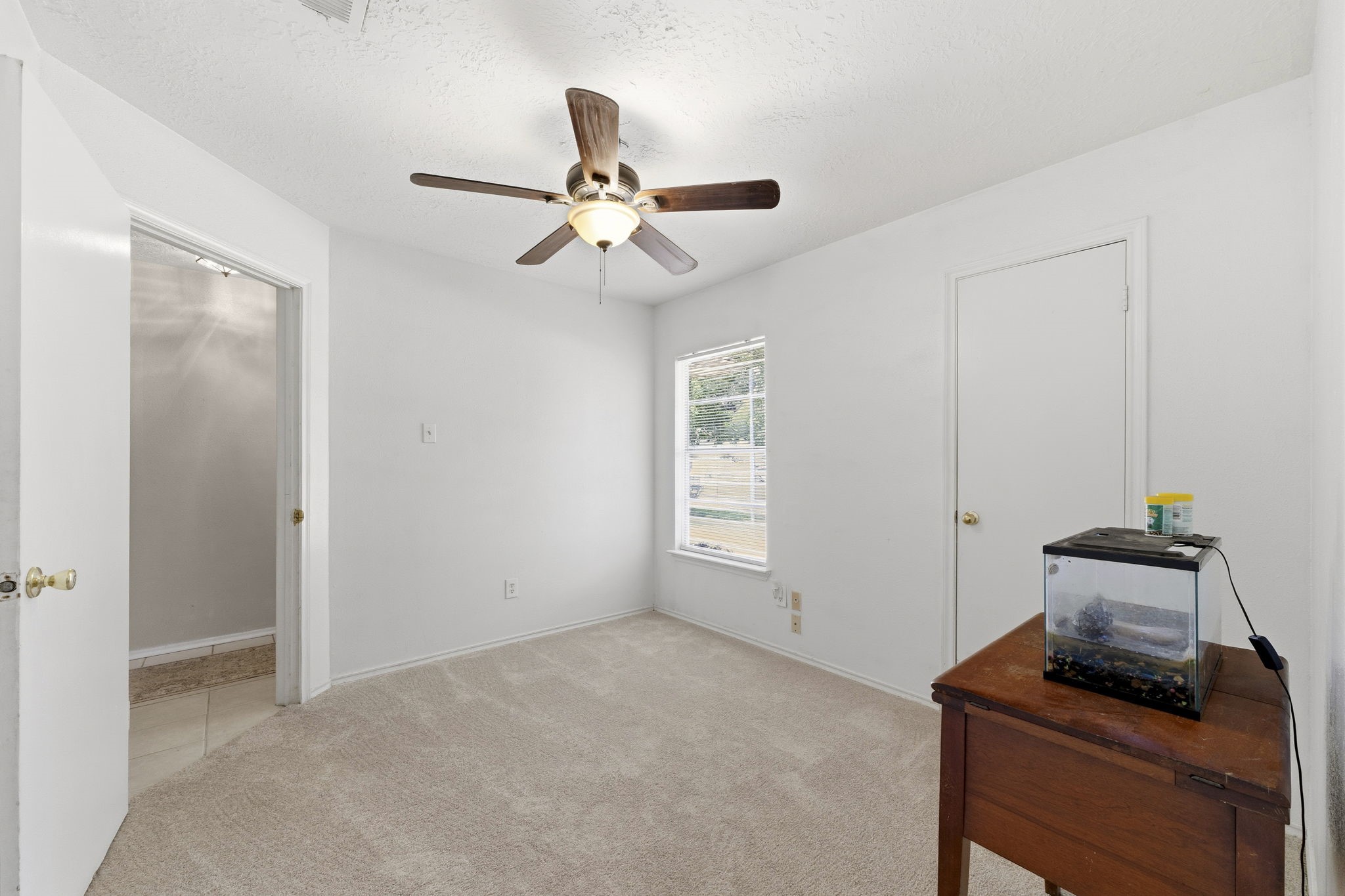 5603 Lynngate Drive Spring, TX 77373 - Photo 5 of 35 Front bedroom/ Study with walk-in closet