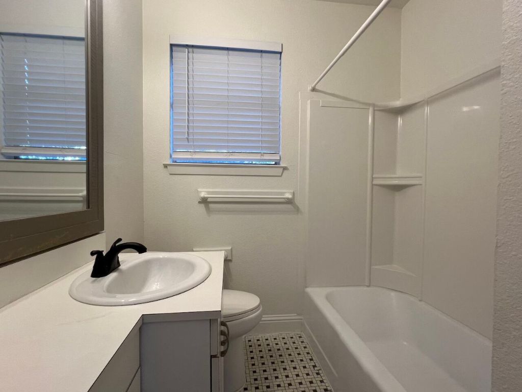 928 East 56th Street Austin, TX 78751 - Photo 13 of 30