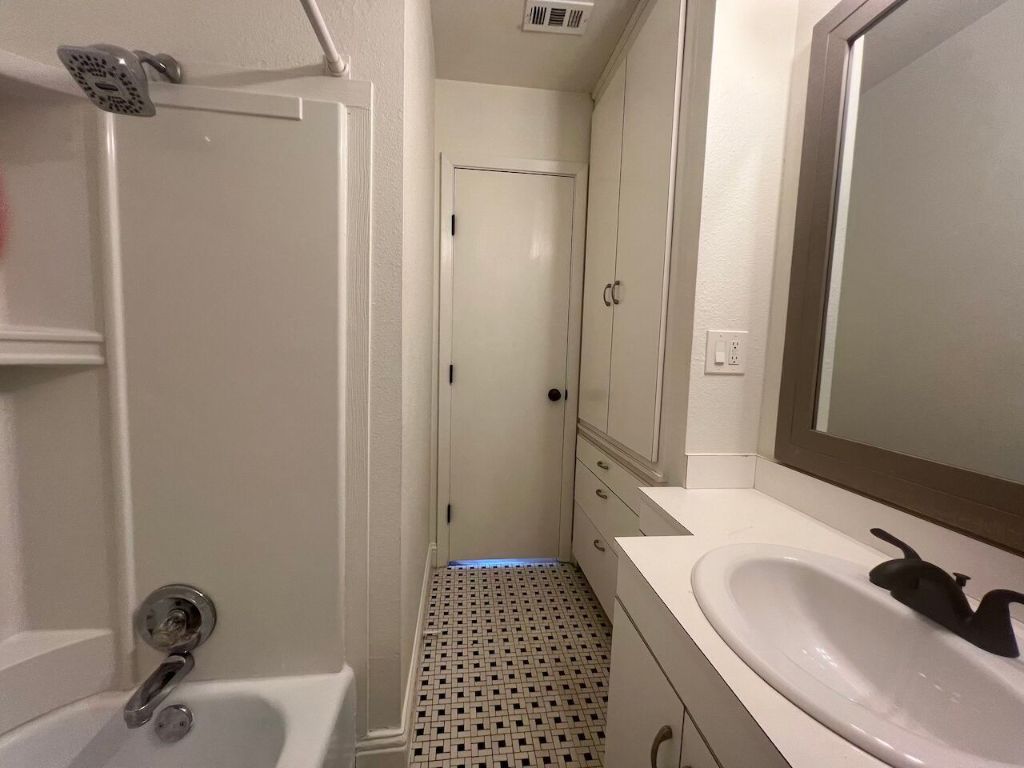 928 East 56th Street Austin, TX 78751 - Photo 14 of 30