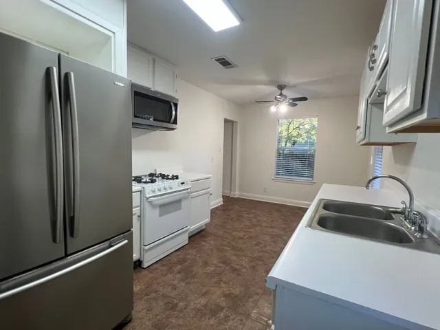 $1,600 | 928 East 56th Street, Austin, TX 78751