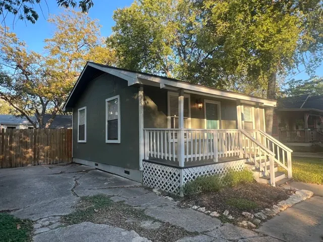$1,600 | 928 East 56th Street, Austin, TX 78751
