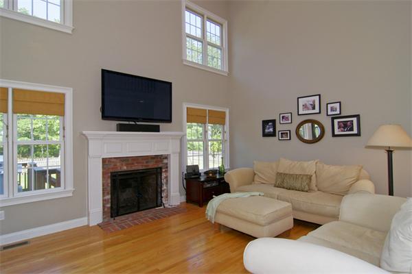 56 Daniels Road Marlborough, MA 01752 - Photo 7 of 30 Gallery Image 7
