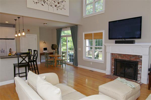 56 Daniels Road Marlborough, MA 01752 - Photo 8 of 30 Gallery Image 8