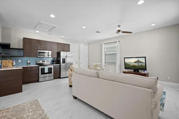 $2,400 | 5013 Grandiflora Road, Palm Beach Gardens, FL 33418