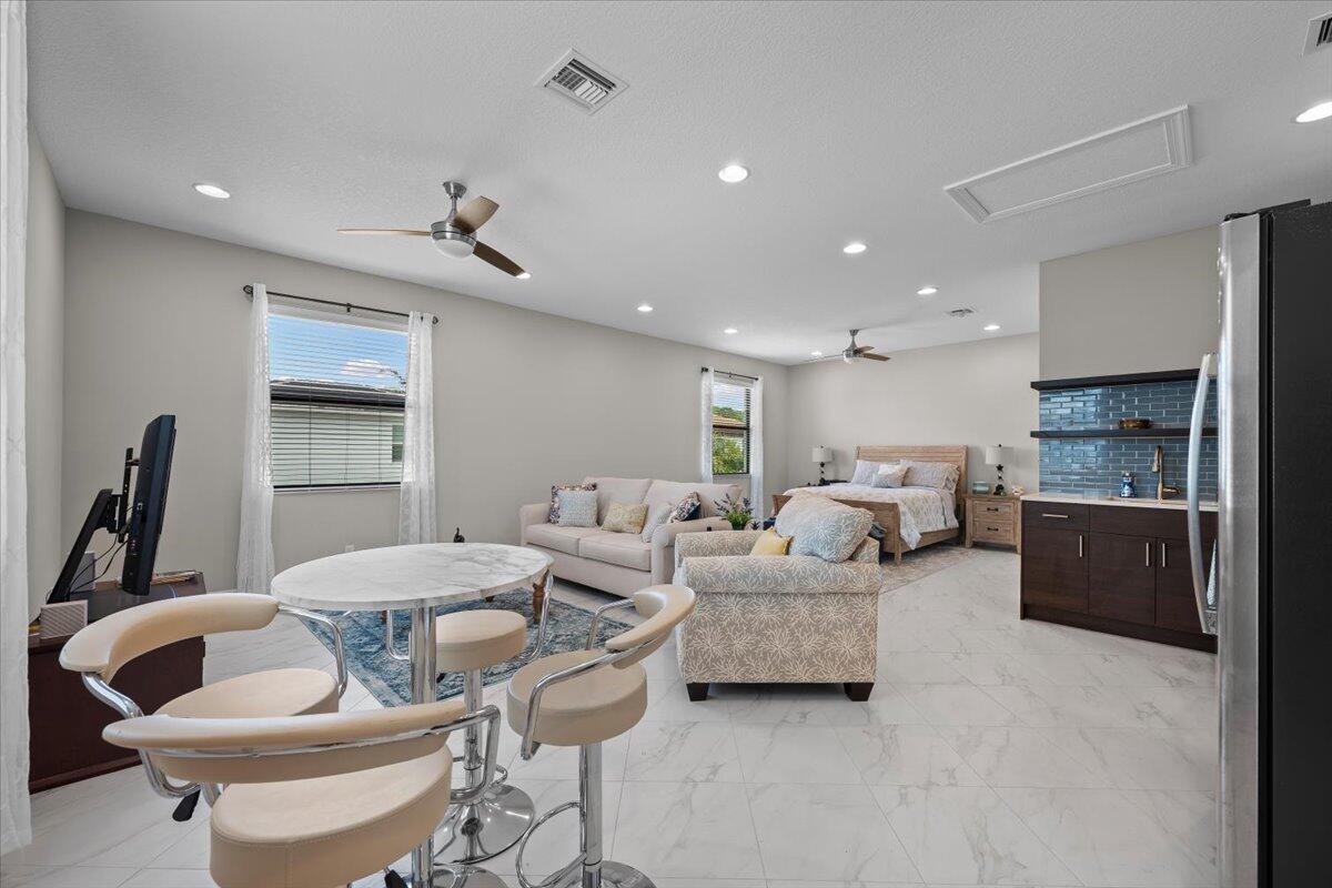 5013 Grandiflora Road Palm Beach Gardens, FL 33418 - Photo 3 of 25 03-LUX_1595