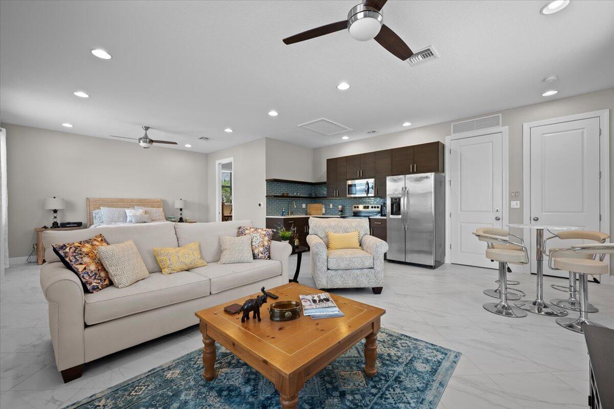 5013 Grandiflora Road Palm Beach Gardens, FL 33418 - Photo 4 of 25 04-LUX_1610