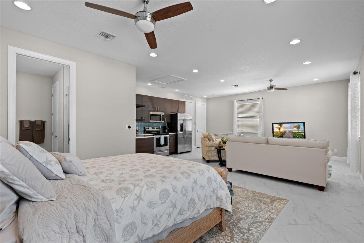 5013 Grandiflora Road Palm Beach Gardens, FL 33418 - Photo 5 of 25 06-LUX_1630.jpg1