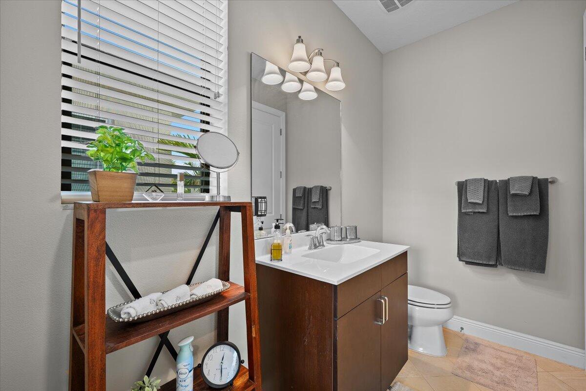 5013 Grandiflora Road Palm Beach Gardens, FL 33418 - Photo 8 of 25 09-LUX_1675