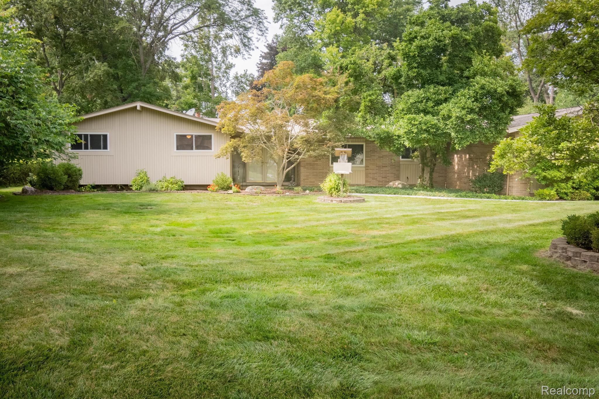 35944 West Lyman Road Farmington, MI 48331 - Photo 45 of 46 Gallery Image 45