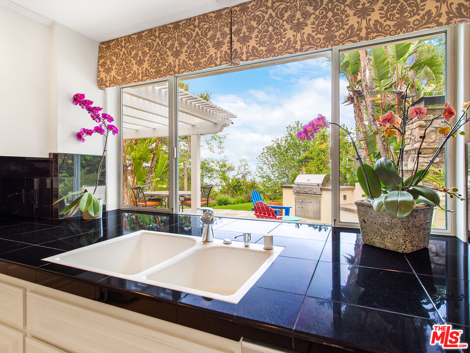 4324 Hillview Drive Malibu, CA 90265 - Photo 3 of 24 a view of an outdoor kitchen