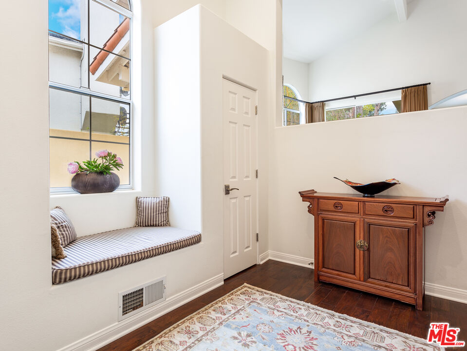 4324 Hillview Drive Malibu, CA 90265 - Photo 5 of 24 a living room with furniture and a window