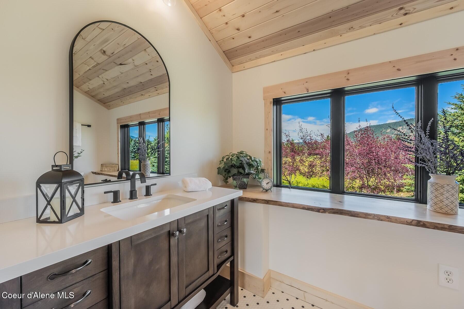 158 West Mountain Vw Road Moyie Springs, ID 83845 - Photo 21 of 63 Very Private