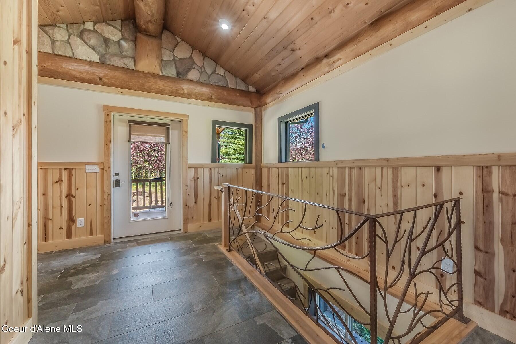 158 West Mountain Vw Road Moyie Springs, ID 83845 - Photo 6 of 63 Entry-Foyer