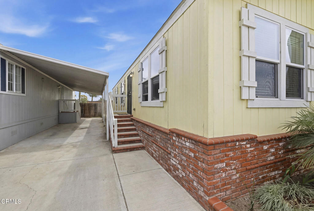 1657 Lime Avenue, Unit 87 Oxnard, CA 93033 - Photo 25 of 37 a view of entryway