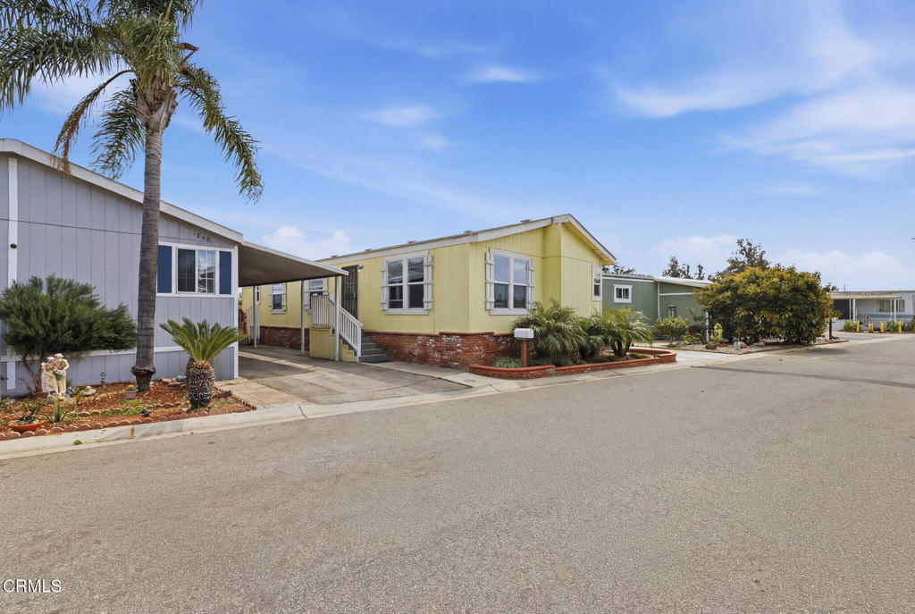 1657 Lime Avenue, Unit 87 Oxnard, CA 93033 - Photo 27 of 37 a view of a house with a patio