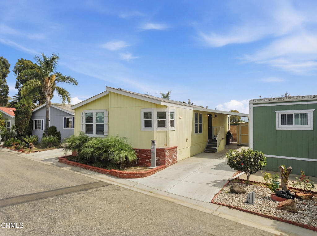 1657 Lime Avenue, Unit 87 Oxnard, CA 93033 - Photo 29 of 37 a view of a house with patio